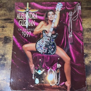 Póster Alejandra Guzmán 1997 Vintage Años 90 21"x16" Con Guitarra Boxeo Pin Up Cubierta - Imagen 1 de 14