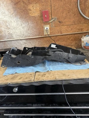 2001 2003 suzuki gsxr 600 750 1000 oem battery tray Partially modified - Image 1 of 4