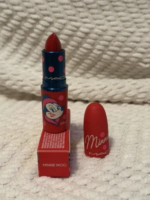 MAC DISNEY MINNIE & DAISY LUSTREGLASS LÁPIZ LABIAL TRANSPARENTE - MINNIE WOO Limited Foto 1 de 2