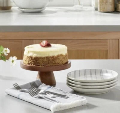 Plato de aperitivo de gres a rayas envejecidas para el hogar y la mano azul/crema agria Foto 1 de 4