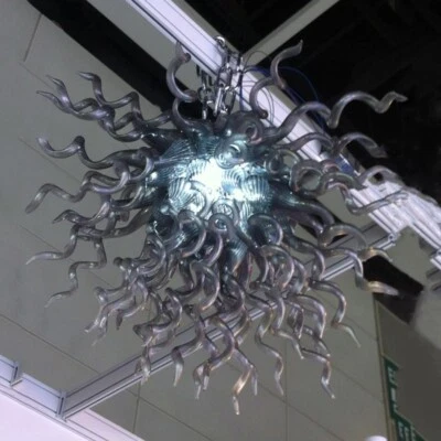 Elegante lámpara de techo gris de vidrio soplado a mano D24 pulgadas Foto 1 de 4