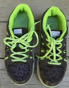 NIKE DUAL FUSION RUN 5.5 GRIS JOVEN VERDE  - Imagen 1 de 10
