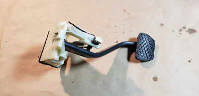 BMW 328Xi 328i E90 2011 pedal de freno 6797405 OEM Foto 1 de 4