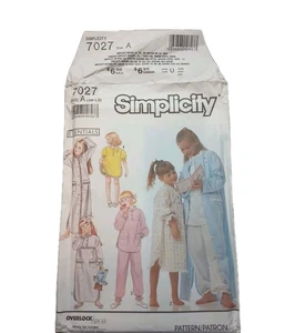 Simplicity 7027 Niñas Pijama Bebé Muñeca Bata S-M-L Nuevo Sobre Dañado - Imagen 1 de 6