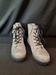 #552 Niñas Steve Madden Abettyy Botas Brillo Talla 4 - Imagen 1 de 12
