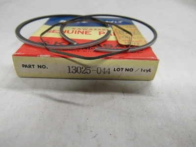 Conjunto de anel de pistão NOS Kawasaki fabricante de equipamento original 0,50 1972-1975 H1 H1B H1C H1D H1E H1F 13025-044 - Imagem 1 de 2
