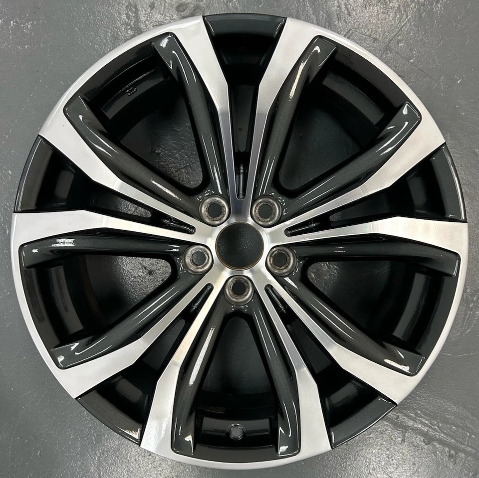 Rueda Lexus RX350 RX450H 2016 a 2022 OEM 20" 74338 426110E380 426110E360 Foto 1 de 4