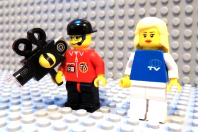 LEGO Local National News TV Cameraman and Reporter Minifig City State Town - Image 1 of 2