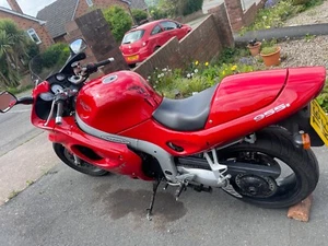 Triumph sprint ST 955i - Picture 1 of 11