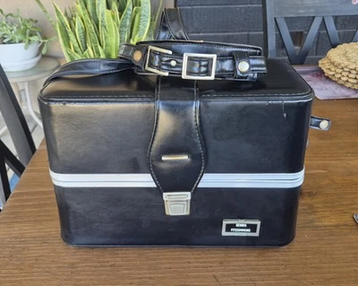 Estuche rígido negro grande para cámara de cuero vintage sin marca con correa para el hombro Foto 1 de 4