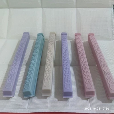 Plastic Paper Bag Clip 6 Pcs - Image 1 of 4