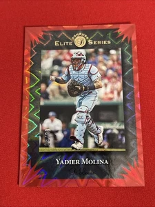 Donruss Yadier Molina serie Elite rossa 2025 /99 - Foto 1 di 2