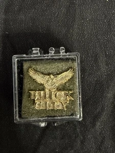 De Colección Buick City Flint Michigan Planta Tono Dorado Empleado Solapa Pin Tie Tack + Estuche - Imagen 1 de 1