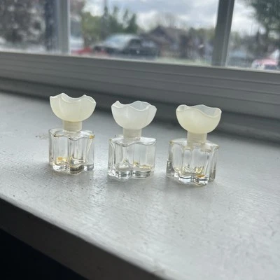 MINI Oscar de la Renta Parfums Stern Neuilly Cedex Perfume  EMPTY BOTTLES X 3 - Image 1 of 2