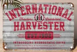 International Harvester Wellpappe Optik IH Farmall - Reproduktion Retro Vintage - Bild 1 von 3