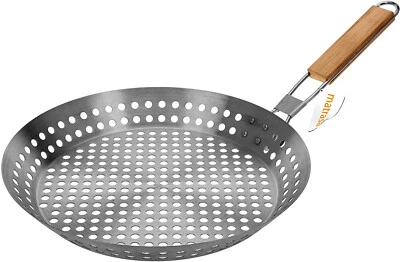 MATRASA Grillpfanne gelocht aus Edelstahl mit klappbarem Holzgriff - Ø 30 cm BBQ Pfanne