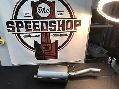 Walker 21570 Quiet-Flow 2006-11 Impala Passenger Side Oval Aluminized Muffler - Image 1 of 4