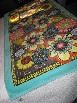 NEW VTG Vera Bradley 66" x 33" Beach Towel Flower Shower W/Tag - Image 1 of 3