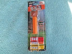 2006 UNIVERSITY OF FLORIDA FLORIDA GATORS PEZ CANDY DISPENSER STILL NEW ON CARD. - Picture 1 of 12