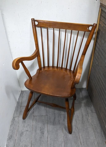 Vintage Sprague Carleton Hard Rock Maple Wood Windsor Captain Spindle Armchair B Cover