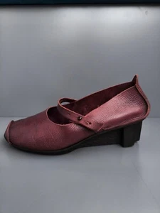 TRIPPEN Germany Classic Mary Jane court shoe with small square toe  Size 9,5 41 - Picture 1 of 10