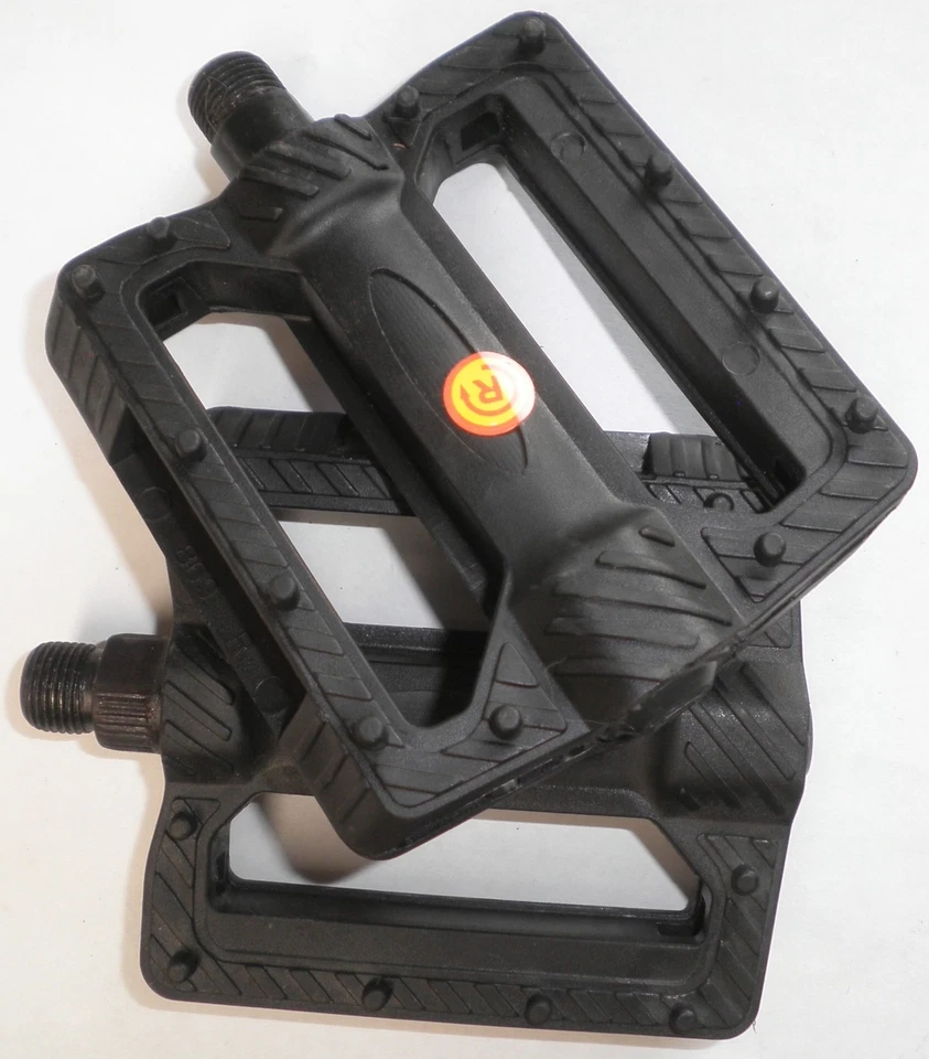 PEDALES BICICLETA PLÁSTICO NEGRO FP 9/16" CON REFLECTOR PIEZAS BICICLETA 53-7 Foto 1 de 4