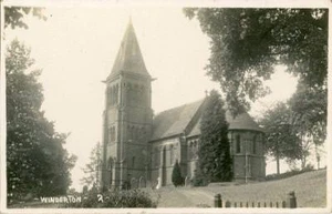 REAL PHOTOGRAPHIC POSTCARD OF WINDERTON CHURCH (NEAR BANBURY), WARWICKSHIRE - Picture 1 of 2
