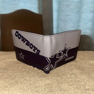 NFL Dallas Cowboys Herren bedrucktes Logo Bi-Fold Geldbörse neu mit Etikett - Bild 1 von 2