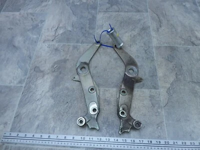 Triumph Speed Triple 885 S431-1 1995. soportes motor motor trasero Foto 1 de 4