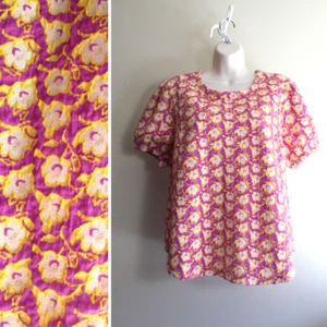 VOY Womens Knit Shirt L Double Sculpted Floral Purple Yellow S/Sleeve Retro 60s - Picture 1 of 7