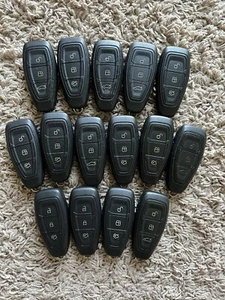 LOTE DE 15 LLAVEROS REMOTOS DE ENTRADA SIN LLAVE DE FABRICANTE FORD SMART SIN FABRICANTE DE EQUIPOS ORIGINALES (3 BOTONES) FCC: KR55WK48801 - Imagen 1 de 3