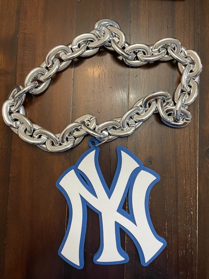 New Baseball New York Yankees Silver Fan Chain Necklace Foam - Image 1 of 1