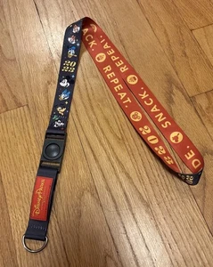 Disney Parks Reversibile 2023 Spilla Trading Cordino Giro Snack Ripeti Topolino - Foto 1 di 4