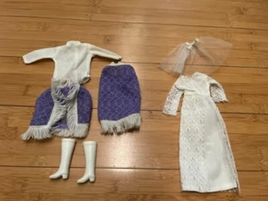Vintage 70er Jahre Shillman Barbie Puppenzubehör - Brautkleid, Rock, Stiefel - Bild 1 von 4