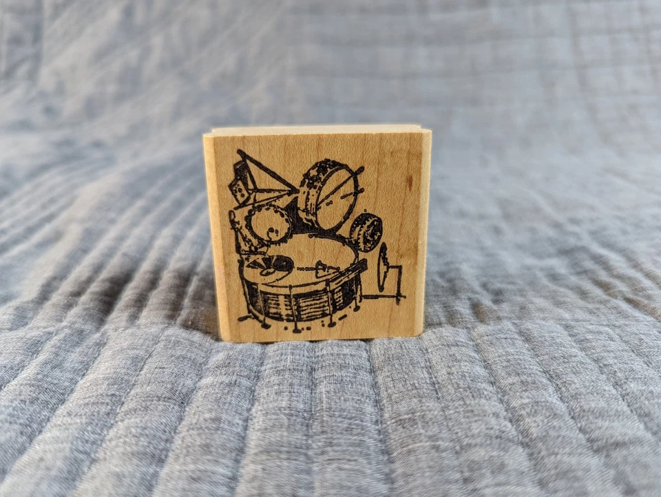 Винтажный резиновый штамп Francisco — барабанная установка перкуссионный музыкальный дизайн (1993) - Изображение 1 из 3