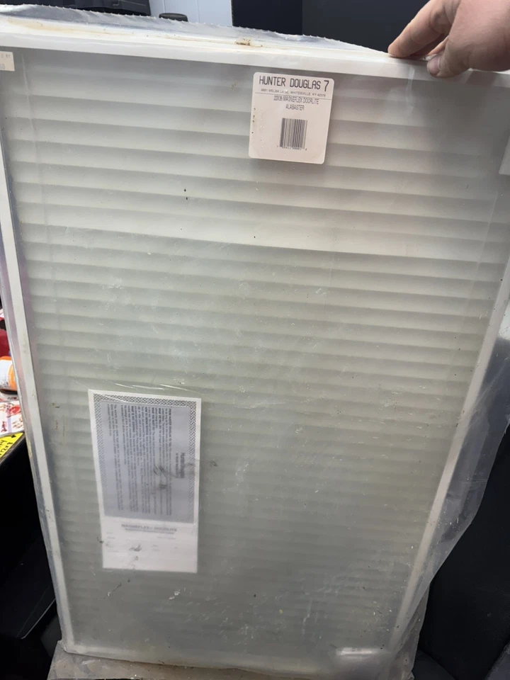 Persianas Hunter Douglass 7 22x36 Magneflex Doorlite alabastro complemento cerrado Foto 1 de 4