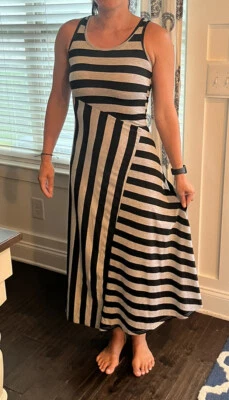 Vestido sin mangas Christina Love para mujer negro y gris a rayas maxi talla pequeña verano Foto 1 de 4