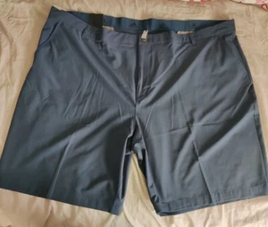 Neu mit Etikett Adidas Ultimate 365 Stretch Golfshorts 52" einfarbig marineblau Logo  - Bild 1 von 4