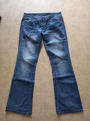 Amethyst Jeans Womens Bootcut Denim  Low Rise Distressed Sz 11 - Image 1 of 4