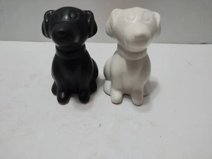 Schwarz Weiß Hund Neuheit Keramik Salz & Pfefferstreuer keine Box Hundeliebhaber Hund - Bild 1 von 11