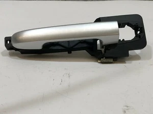 KIA CEED MK1 2010 TÜRGRIFFHALTER AUSSEN VORNE RECHTS SILBER 9S 06-13 - Bild 1 von 3