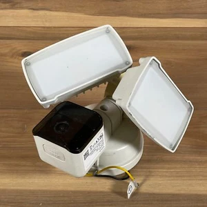 Victure FC940 Floodlight Security Camera Wireless Two-Way Audio Motion-Activated - Picture 1 of 4