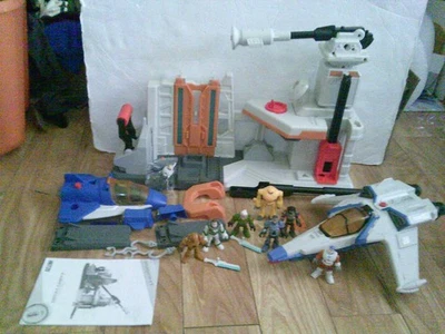 Imaginext Lightyear Lift & Launch Star Command, Spaceship, & Figures Lot - Image 1 of 4