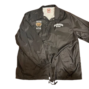 HumanMade Victor Victor Coachjacke, bestickt, gebraucht - Bild 1 von 8