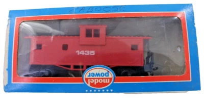 Model Power 37' Wide Vision Caboose, Red #1435 HO Scale - Image 1 of 4