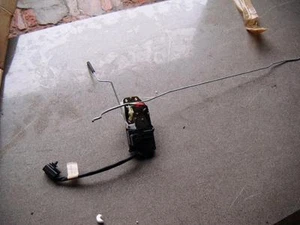 Rover 200 LH Türverriegelung Teilenummer FQJ101993 Original Rover Teil - Bild 1 von 1