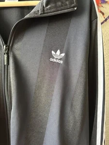 ADIDAS DAMEN XL SCHWARZ TRAININGSJACKE - STREIFEN Körper 3 Streifen pro Arm EUC - Bild 1 von 17