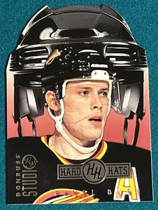 1997-98 Donruss Studio Hard Hats Pavel Bure Vancouver Canucks HOF #18/3000 NrMt - Foto 1 di 4