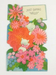 Vintage Early 1970's "Hello" Greeting Card Fabric Flowers With Kittens - Imagen 1 de 3