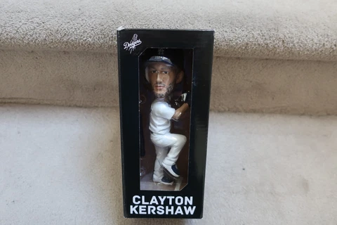 Clayton Kershaw #22 NIB 2017 L.A. Dodgers Bobblehead Cover